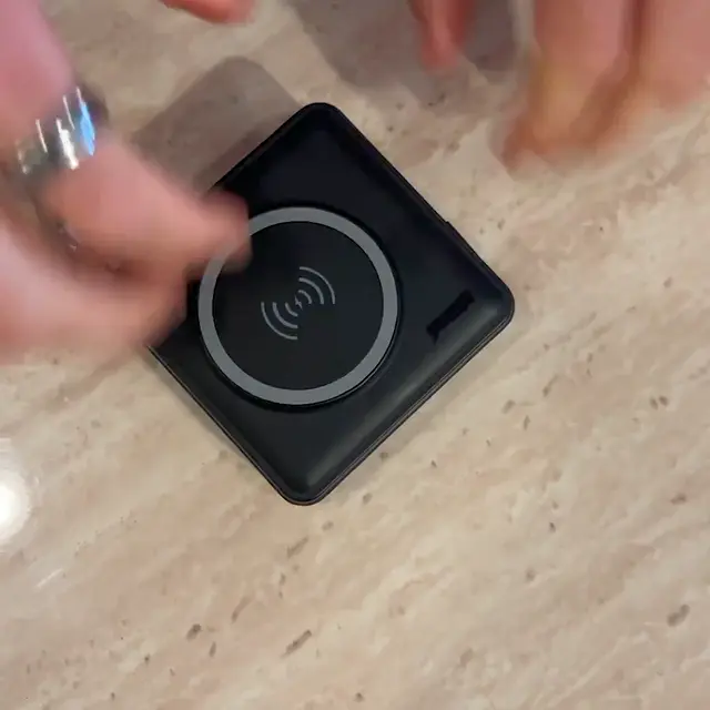 SmartCharge (Gen 1) | 10,000 mAh PowerBank - Image 2